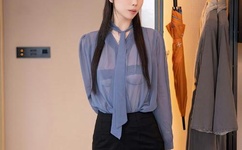 ANGELABABY车内大片